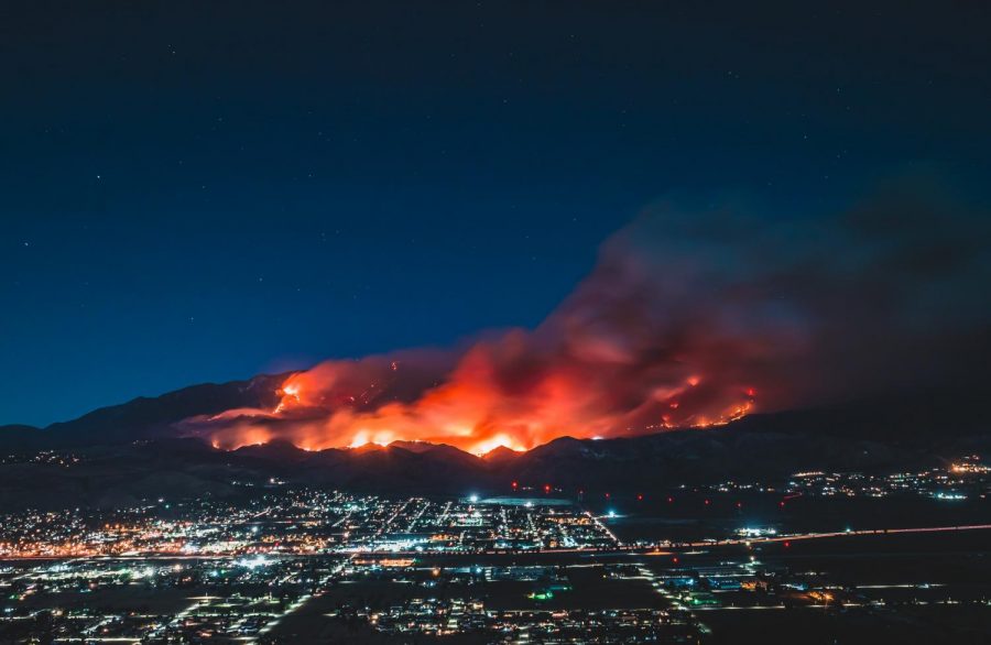 Fires+burning+on+mountainside+above+city