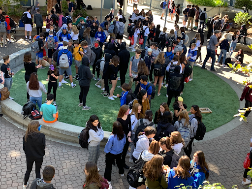 Freshman massed at lunch