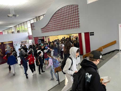 Free food at brunch and lunch this year means the cafeteria serves 900 meals a day. This is lunchtime on March 28.