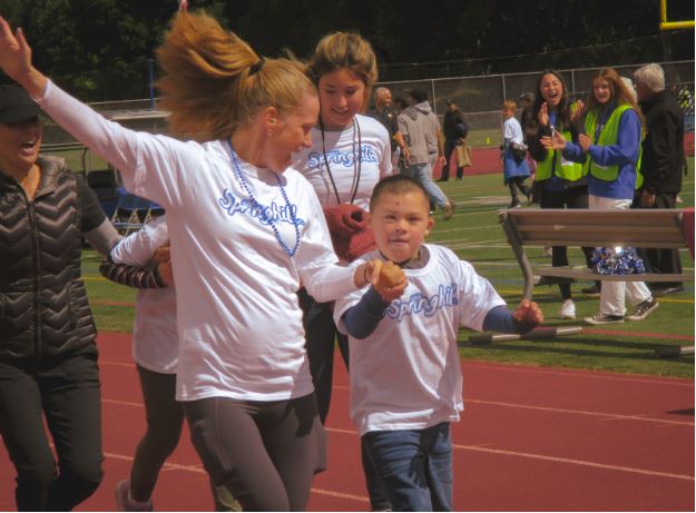 Springhill+Elementary+athletes+run+a+victory+lap+in+the+2022+Special+Olympics+hosted+at+Acalanes+High+School.