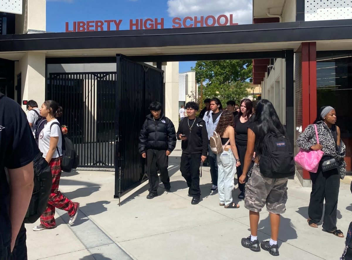Students mingle outside of Brentwood’s Liberty High School, which began battling marijuana use on campus by installing vape sensors in bathrooms. How the school decided to address this problem caught the attention of the Wall Street Journal, which published an article on March 4, 2026, that focused on the school’s unique approach to the issue.